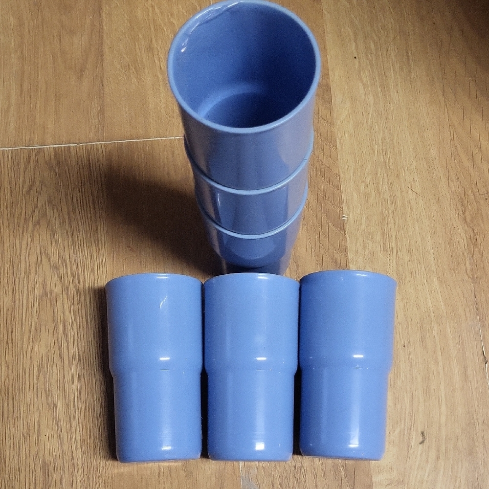 Tupperware Blue Drinkware Set